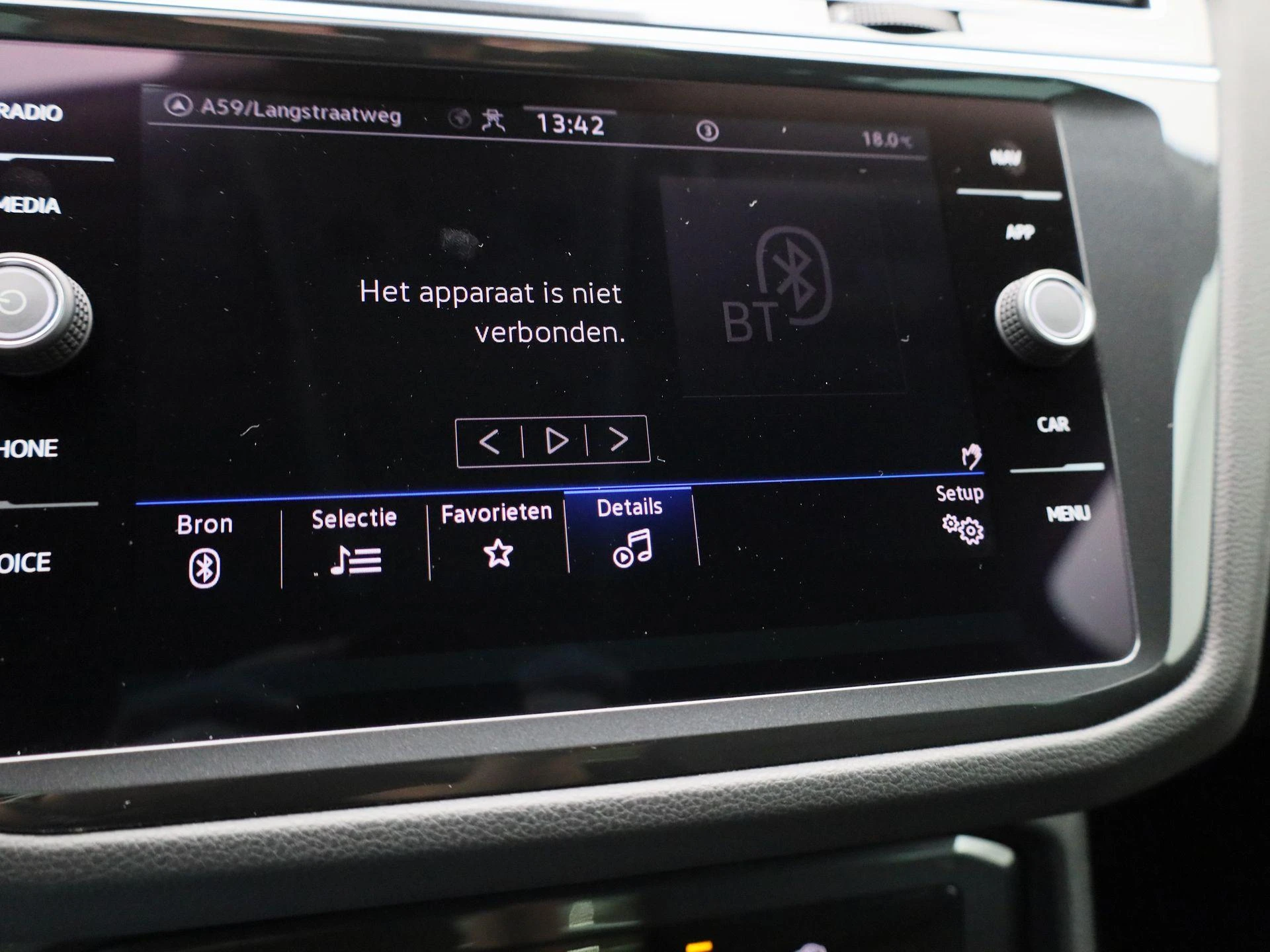 Volkswagen-Tiguan-image-18