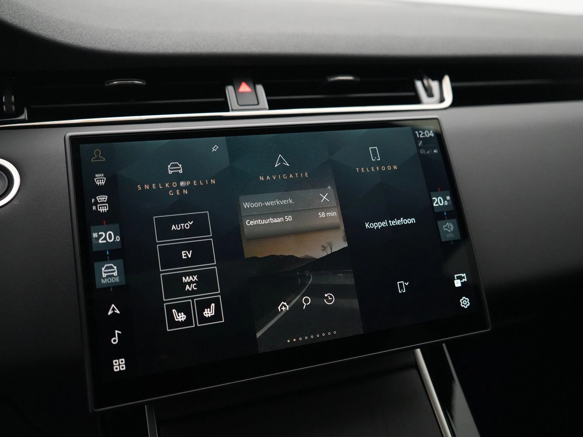 Land Rover-Range Rover Evoque-image-19