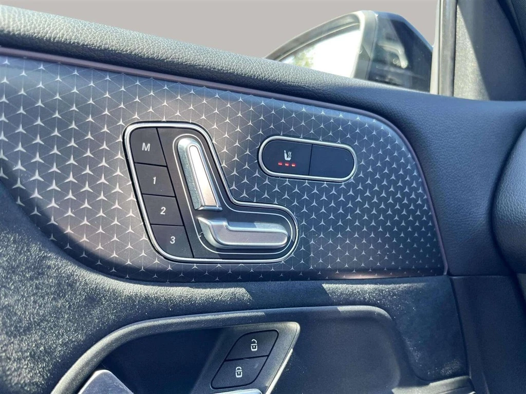 Mercedes-Benz-EQB-image-10