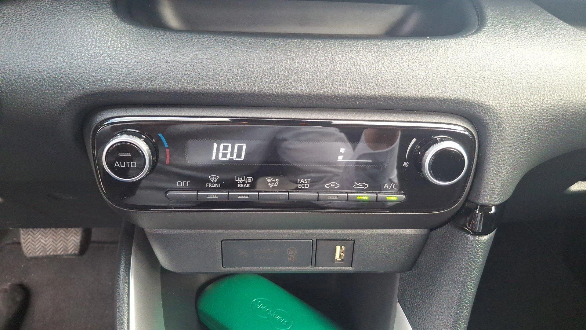 Toyota-Yaris-image-15