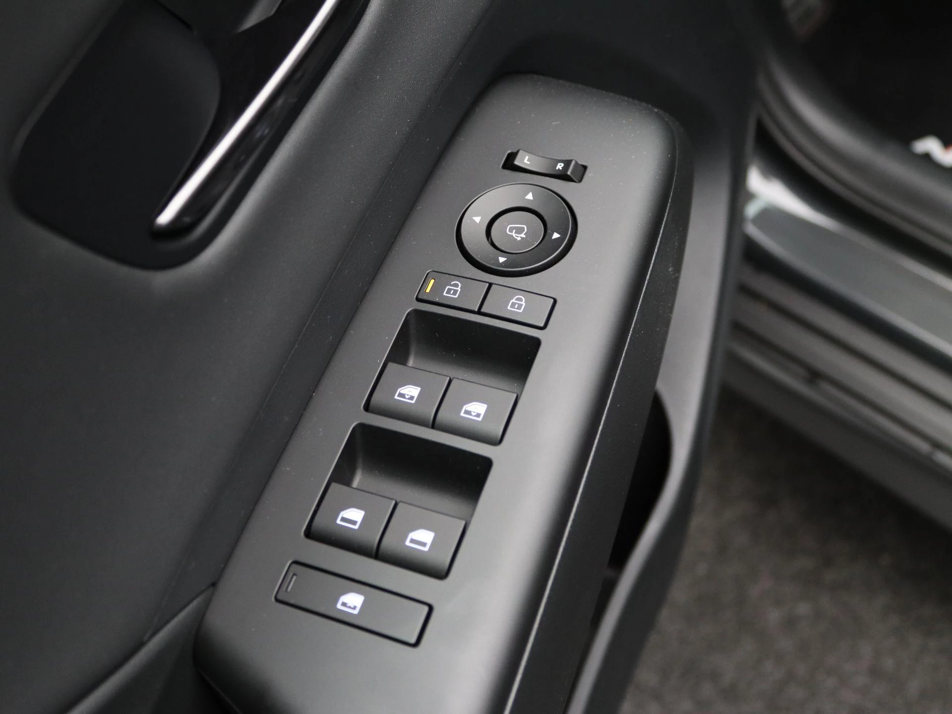 Hyundai-Kona-image-25