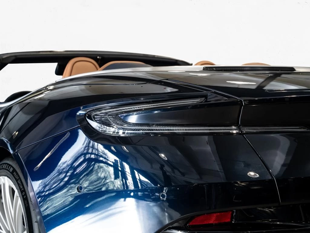 Aston Martin DB12 Volante Aston Martin Hamburg