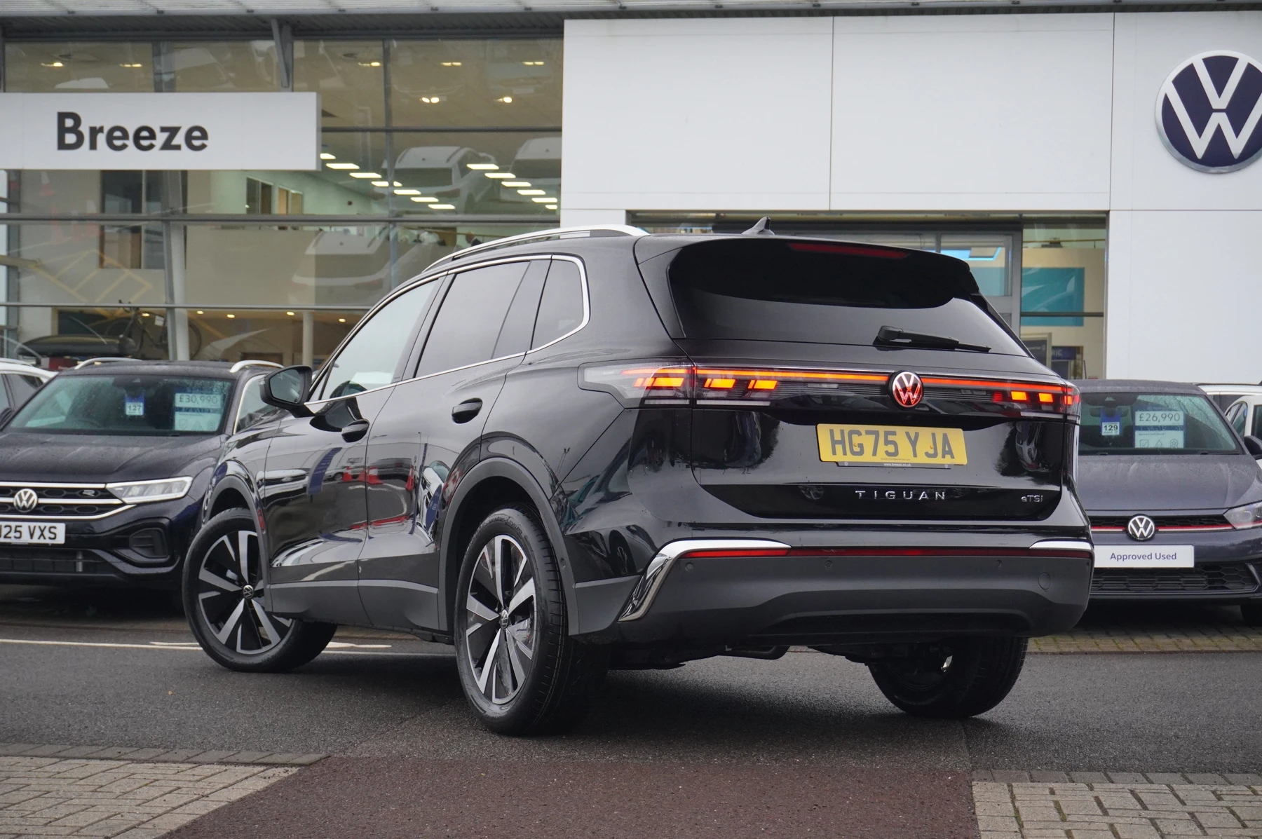 Volkswagen-Tiguan-image-2