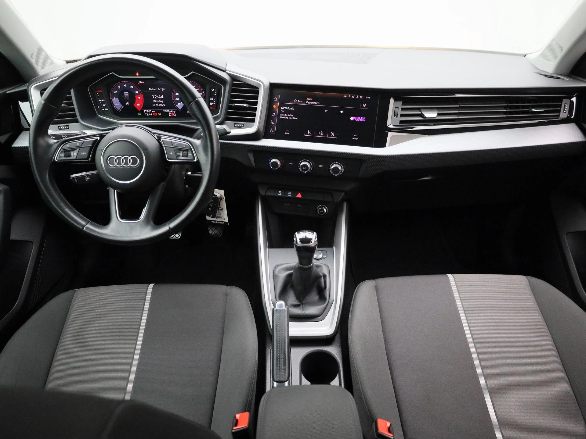 Audi-A1 Sportback-image-8