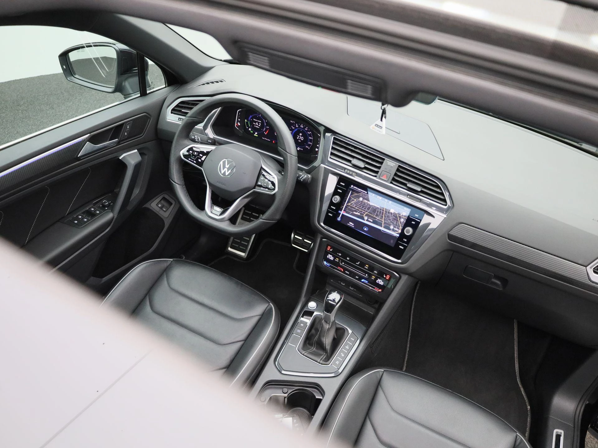 Volkswagen-Tiguan-image-43