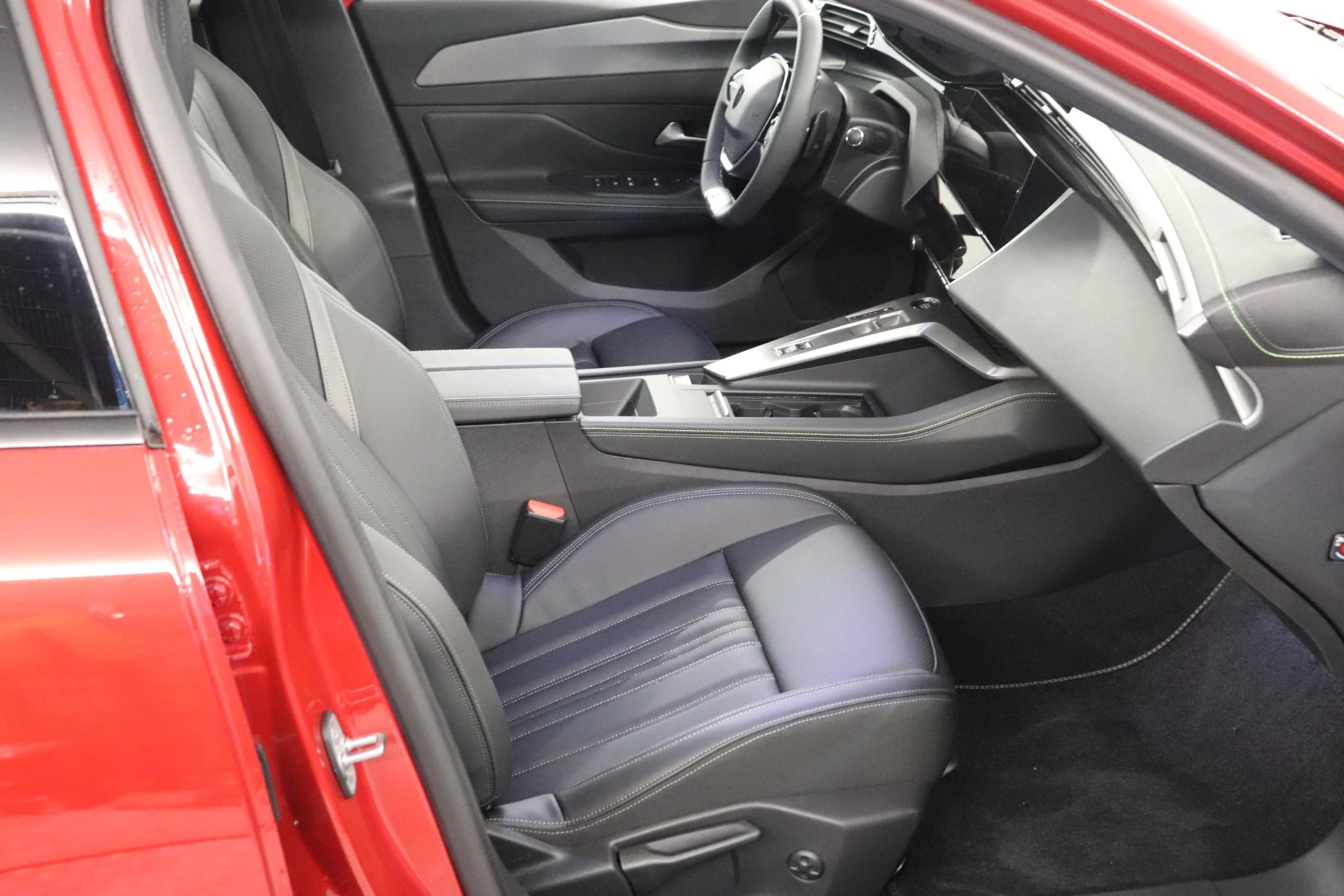 Peugeot 308 (5-d) 1.6 Hybrid 180 S&S EAT8 GT 132kW aut