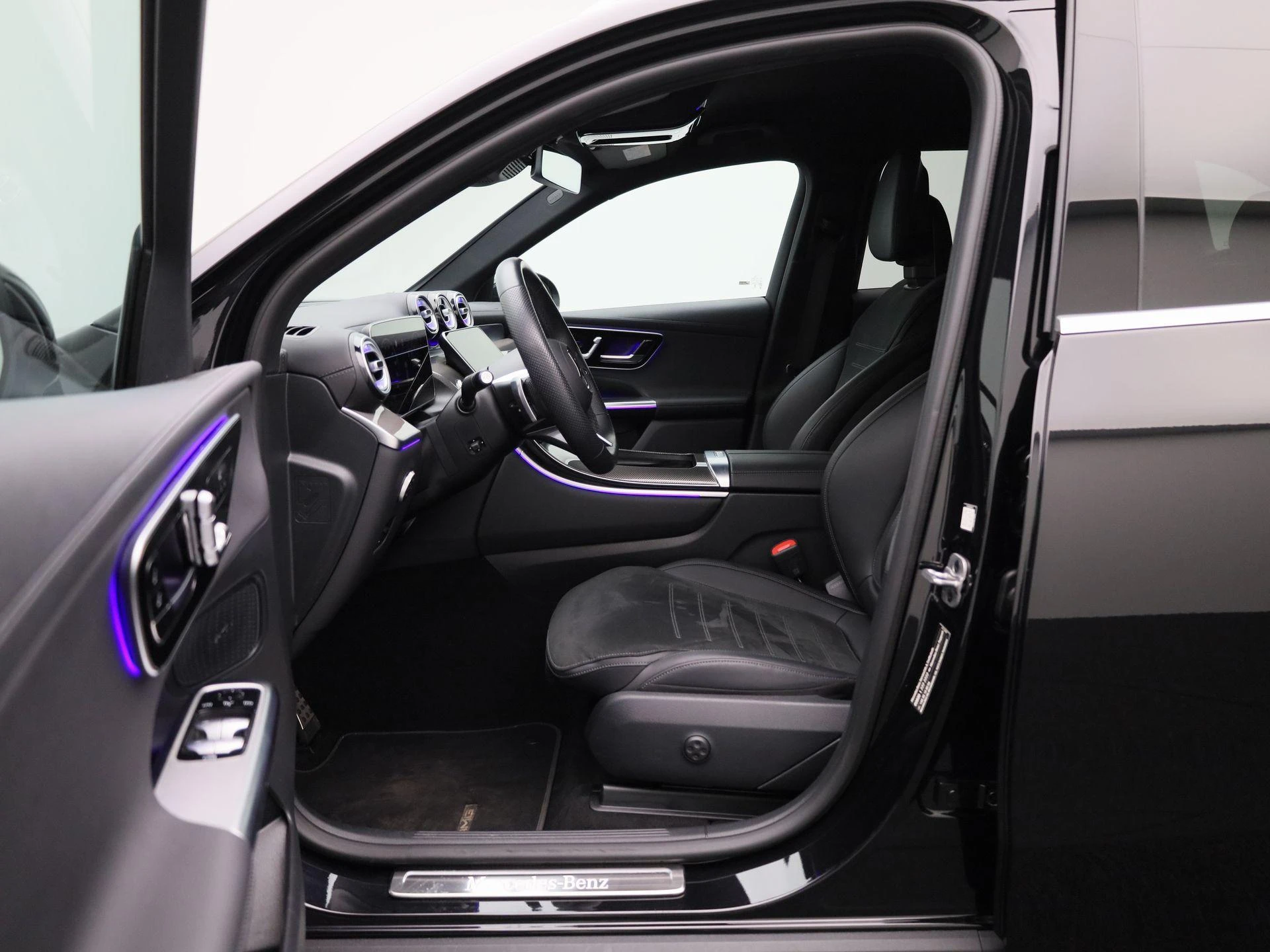 Mercedes-Benz-GLC-image-10