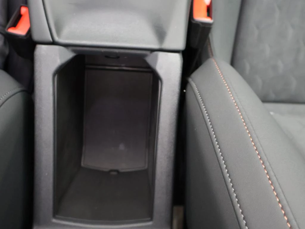 CUPRA Terramar e-Hybrid Terramar VZ PHEV 1.5e-HYBRID 272pk DSG *AUTOMAAT*PANO DAK*SPORTZETELS*ALCANTARA*NAVI*KEYLESS*CRUISE*