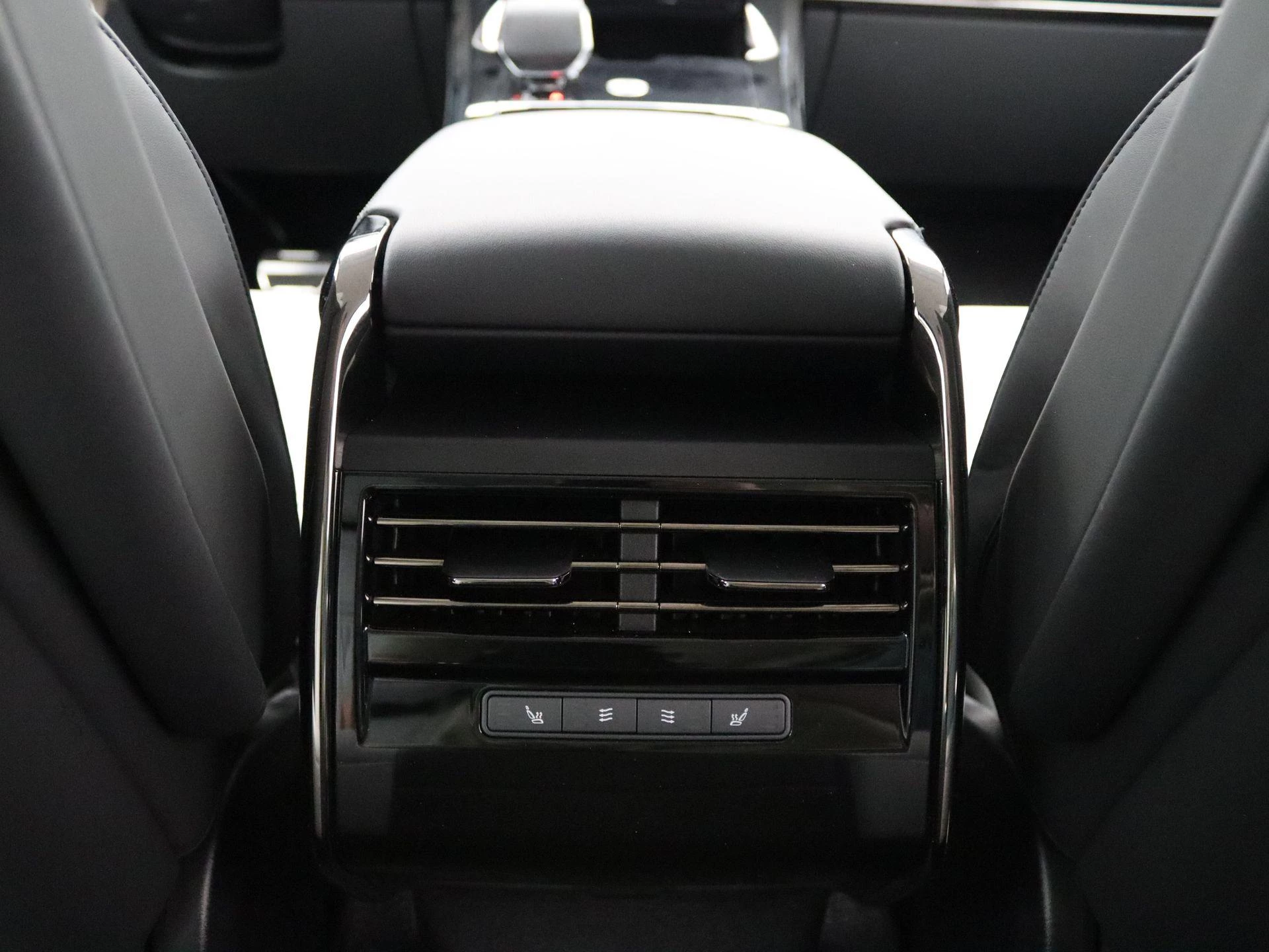 Land Rover-Range Rover Sport-image-37