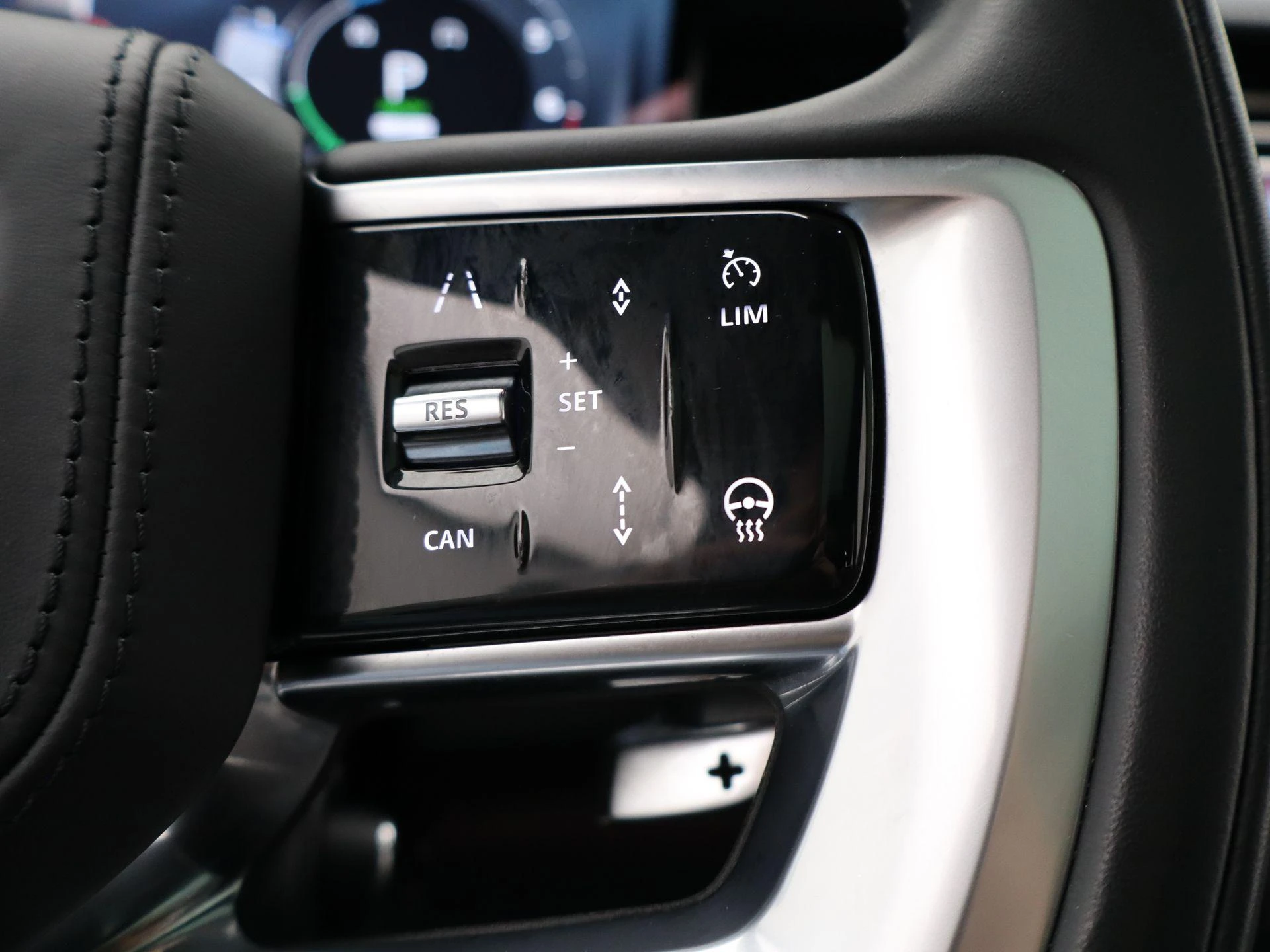 Land Rover-Range Rover-image-23