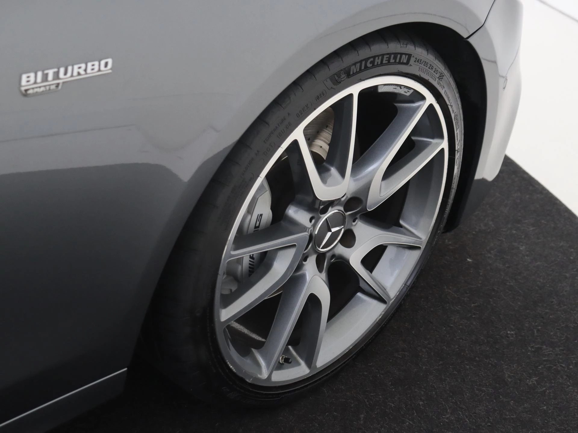 Mercedes-Benz-E-Klasse-image-11