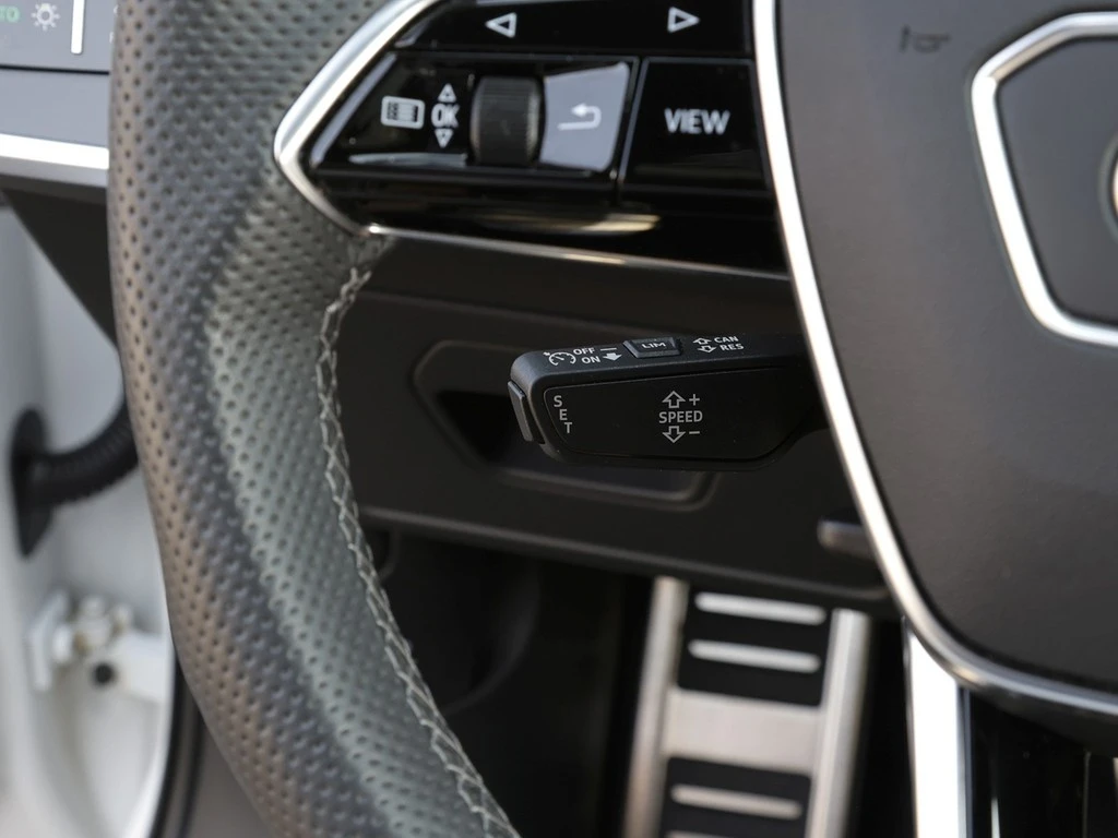 Audi-S6-image-16