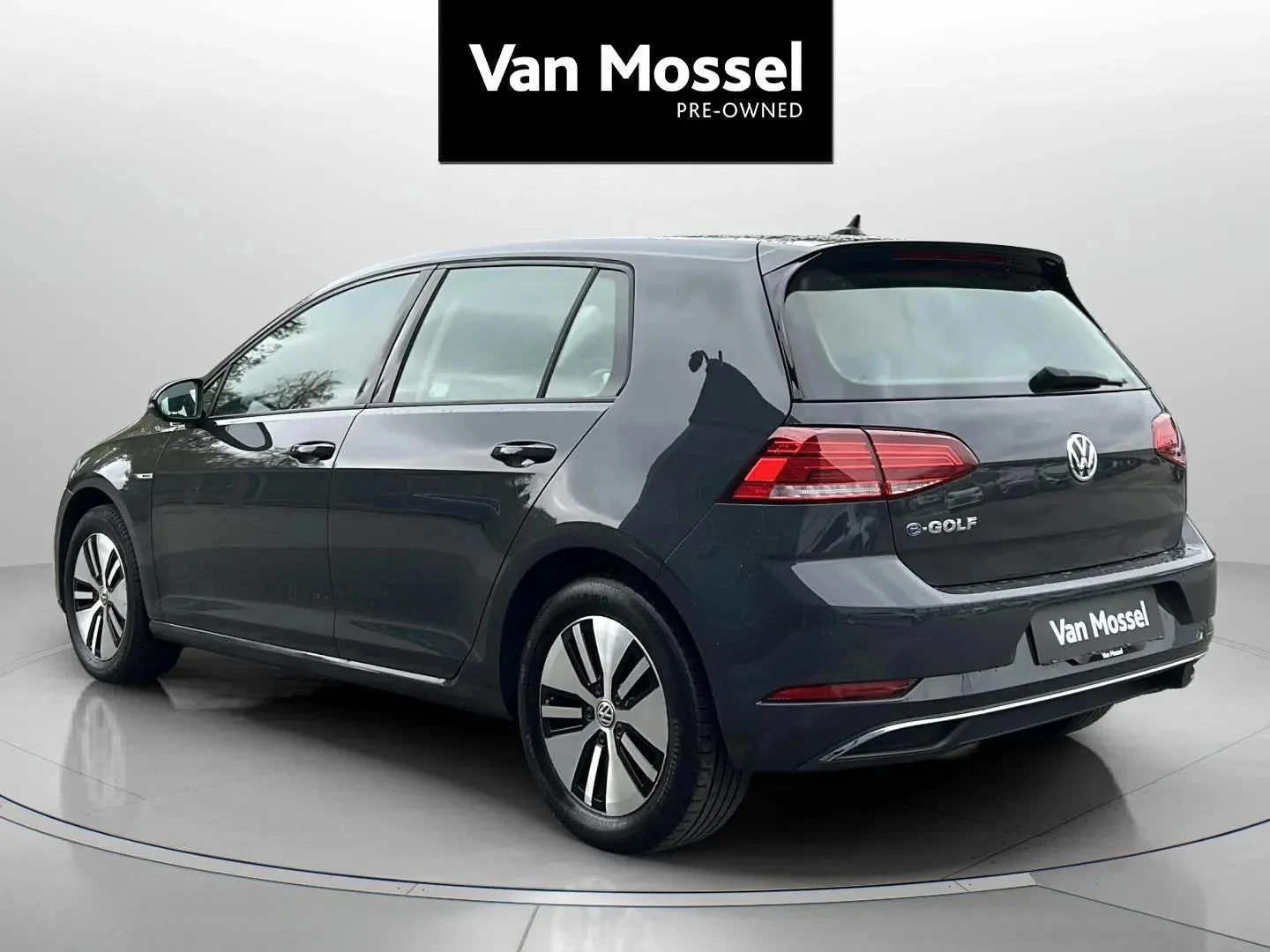 Volkswagen-e-Golf-image-6