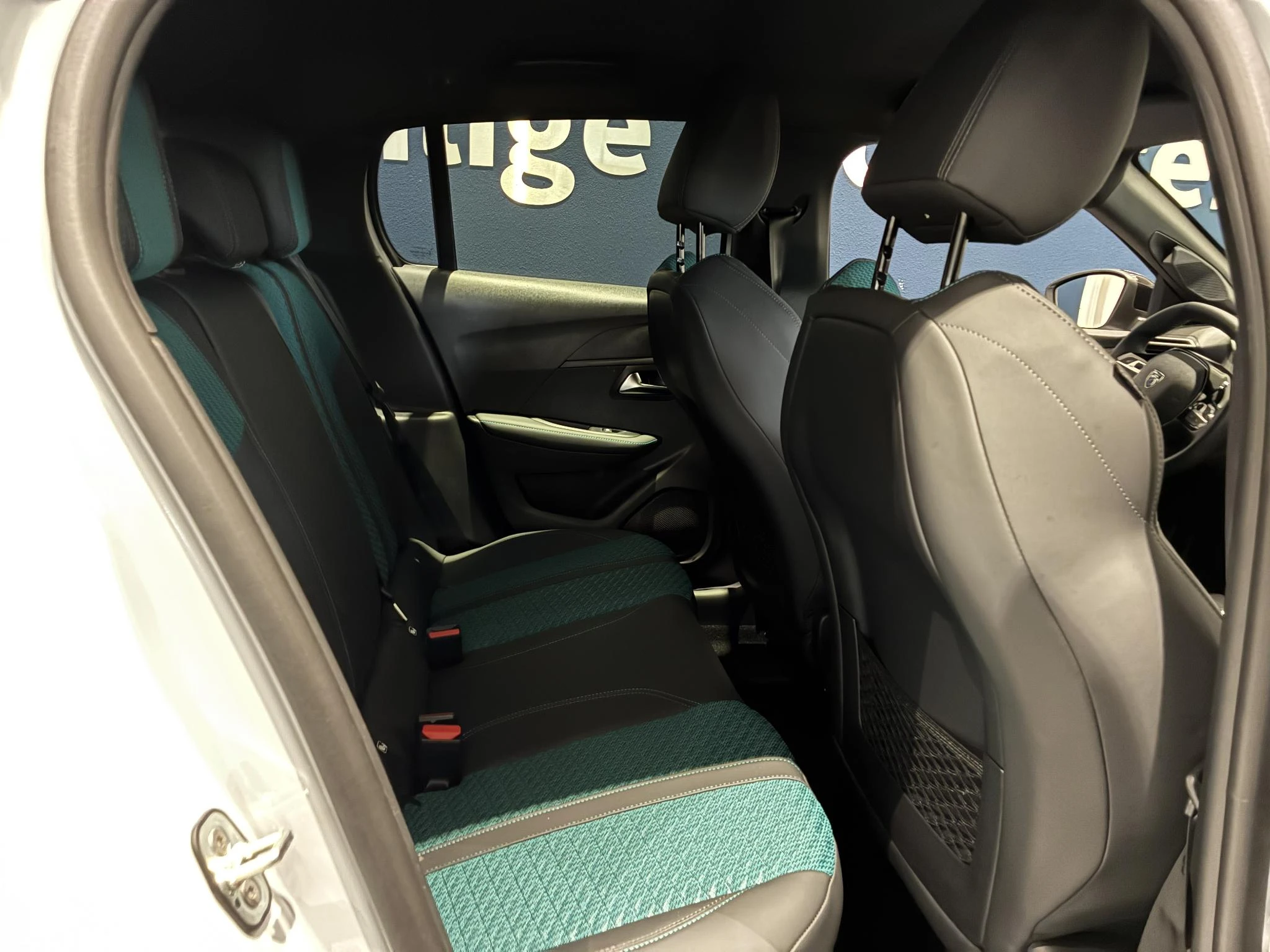 Peugeot-208-image-4