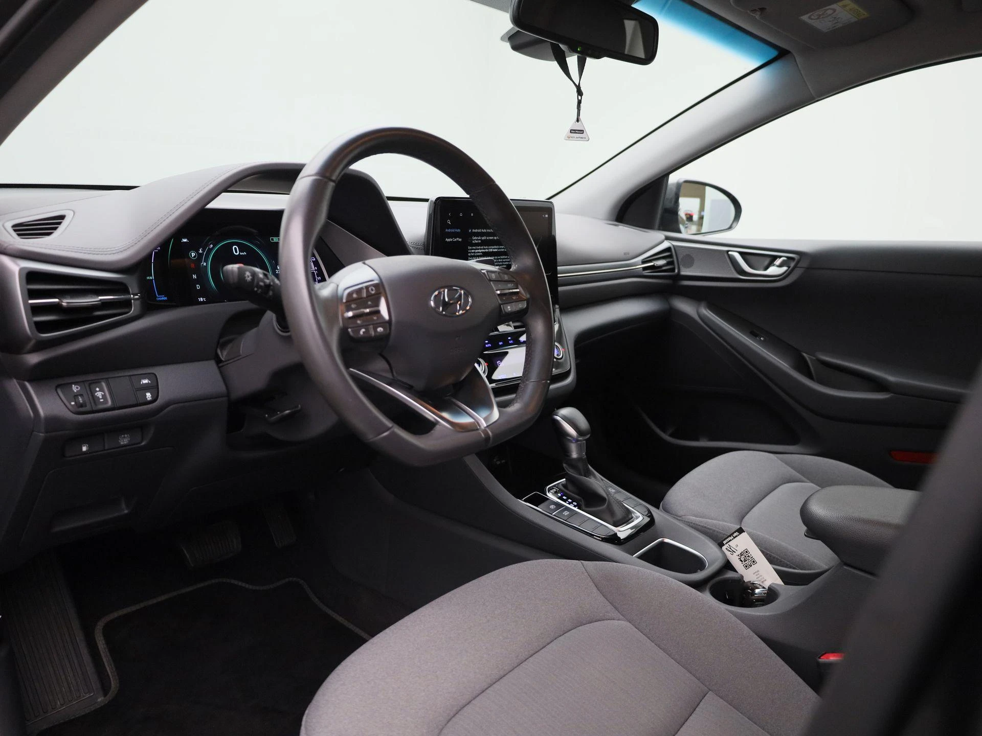 Hyundai-IONIQ-image-30