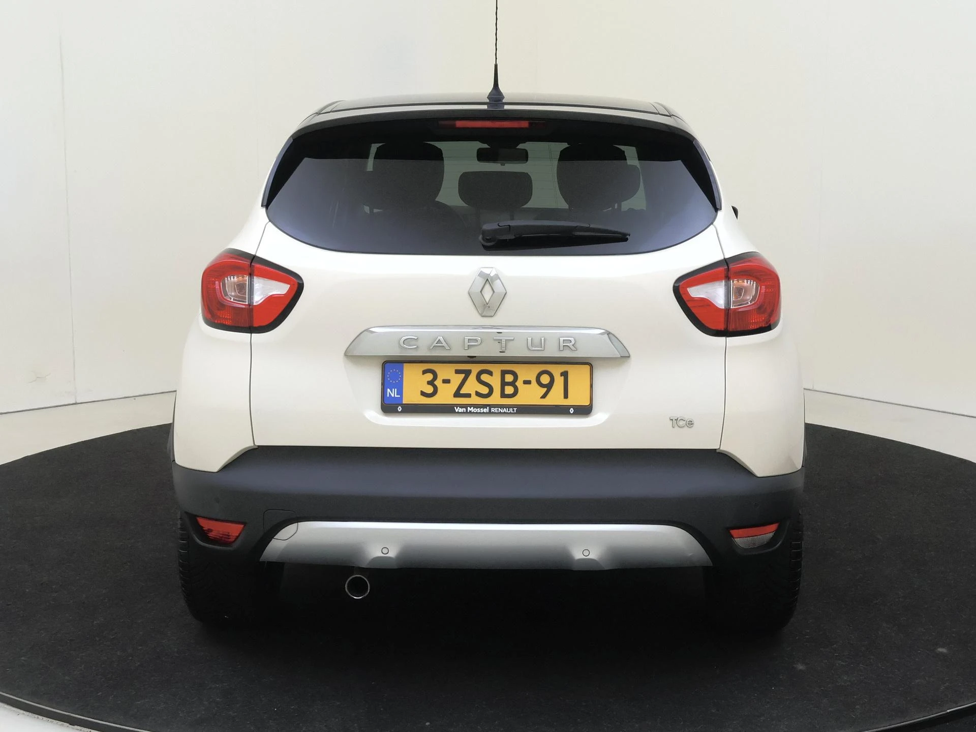 Renault-Captur-image-6