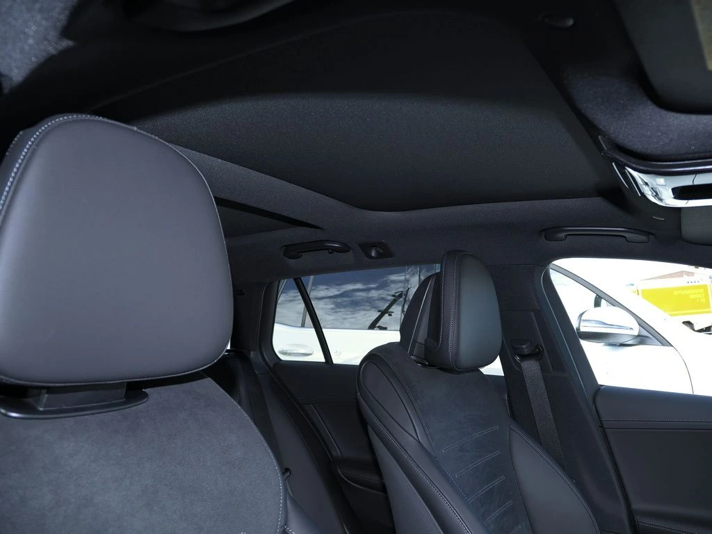 Mercedes-Benz-C-Klasse 220-image-14
