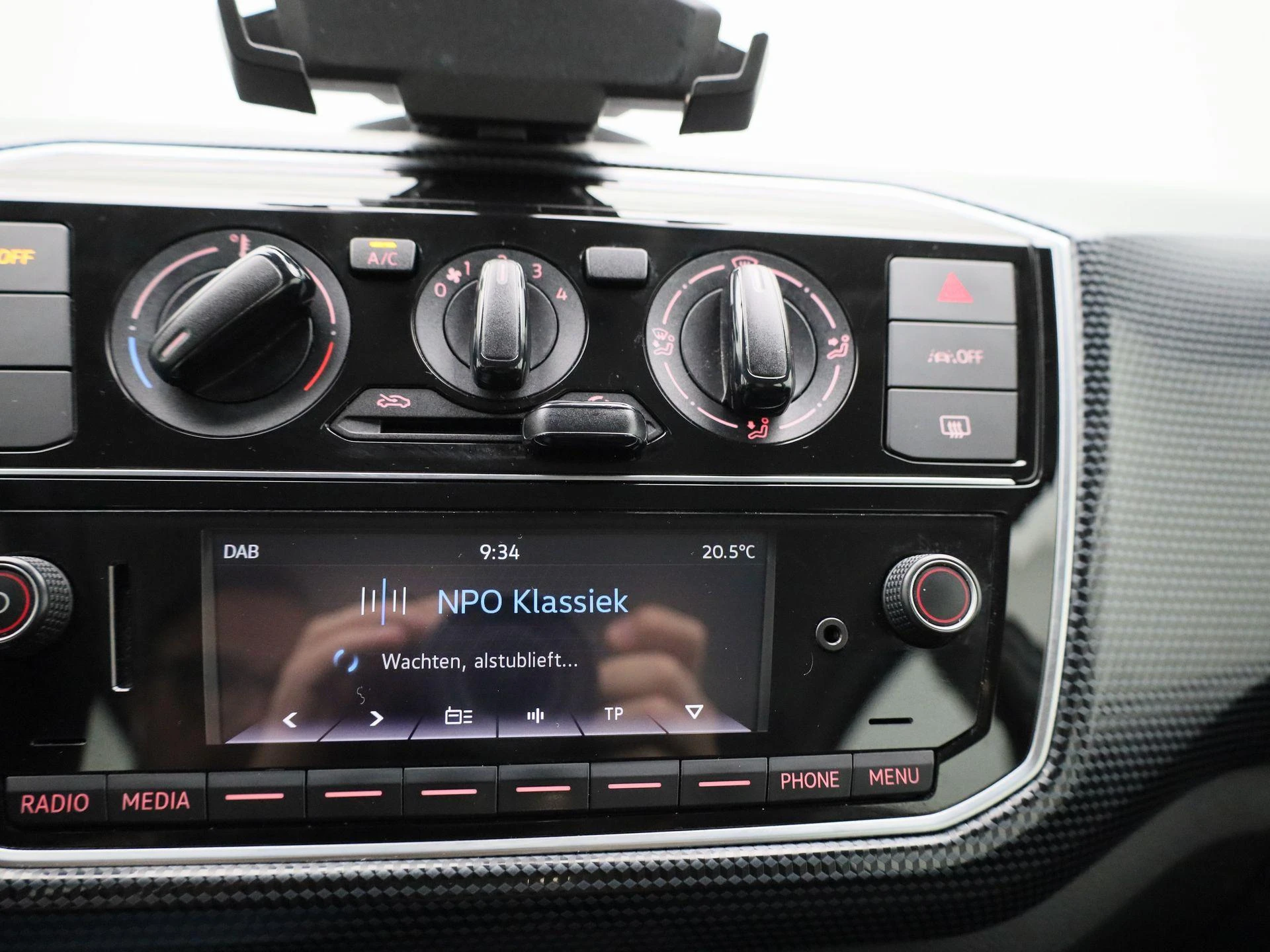 Volkswagen-up!-image-13