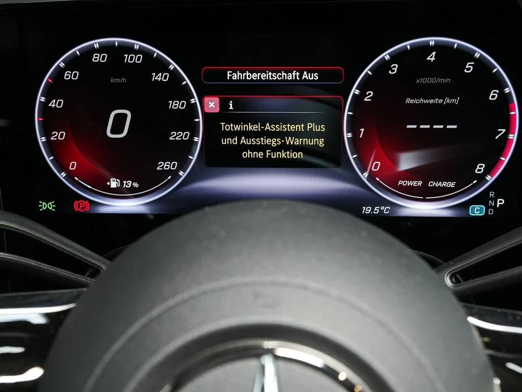 Mercedes-Benz-CLA 200-image-7