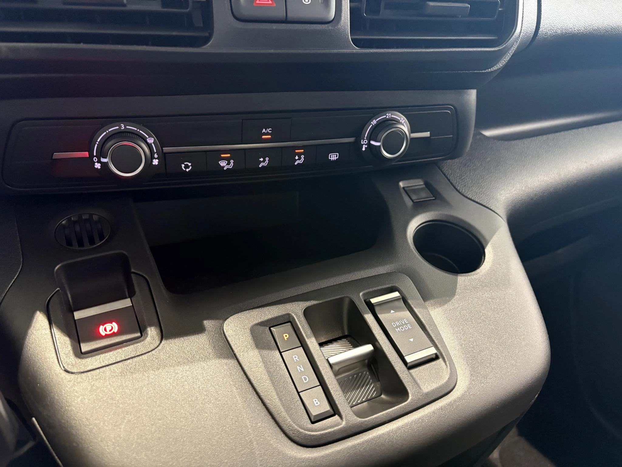 Citroën-ë-Berlingo-image-18