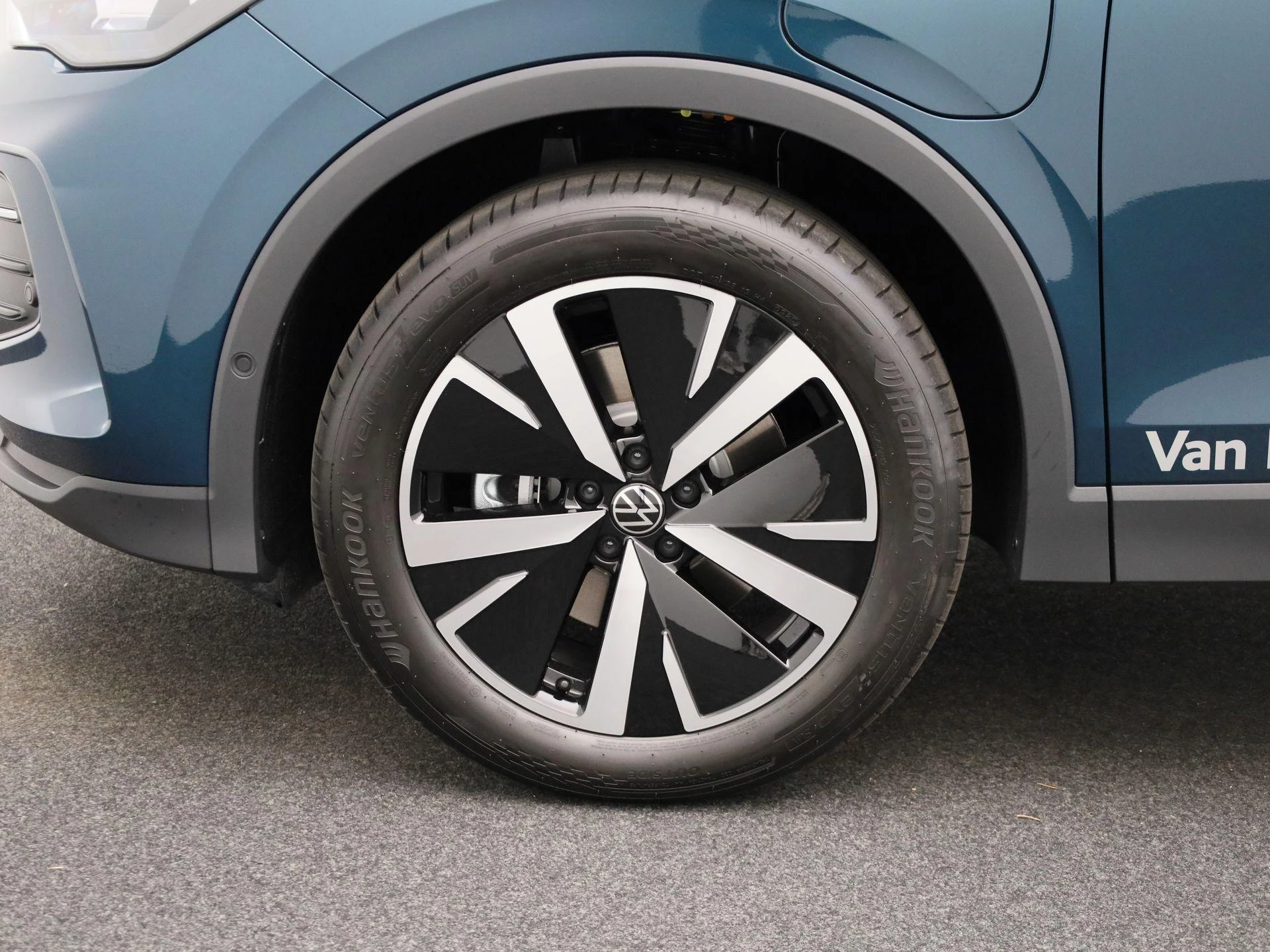 Volkswagen-Tiguan-image-14