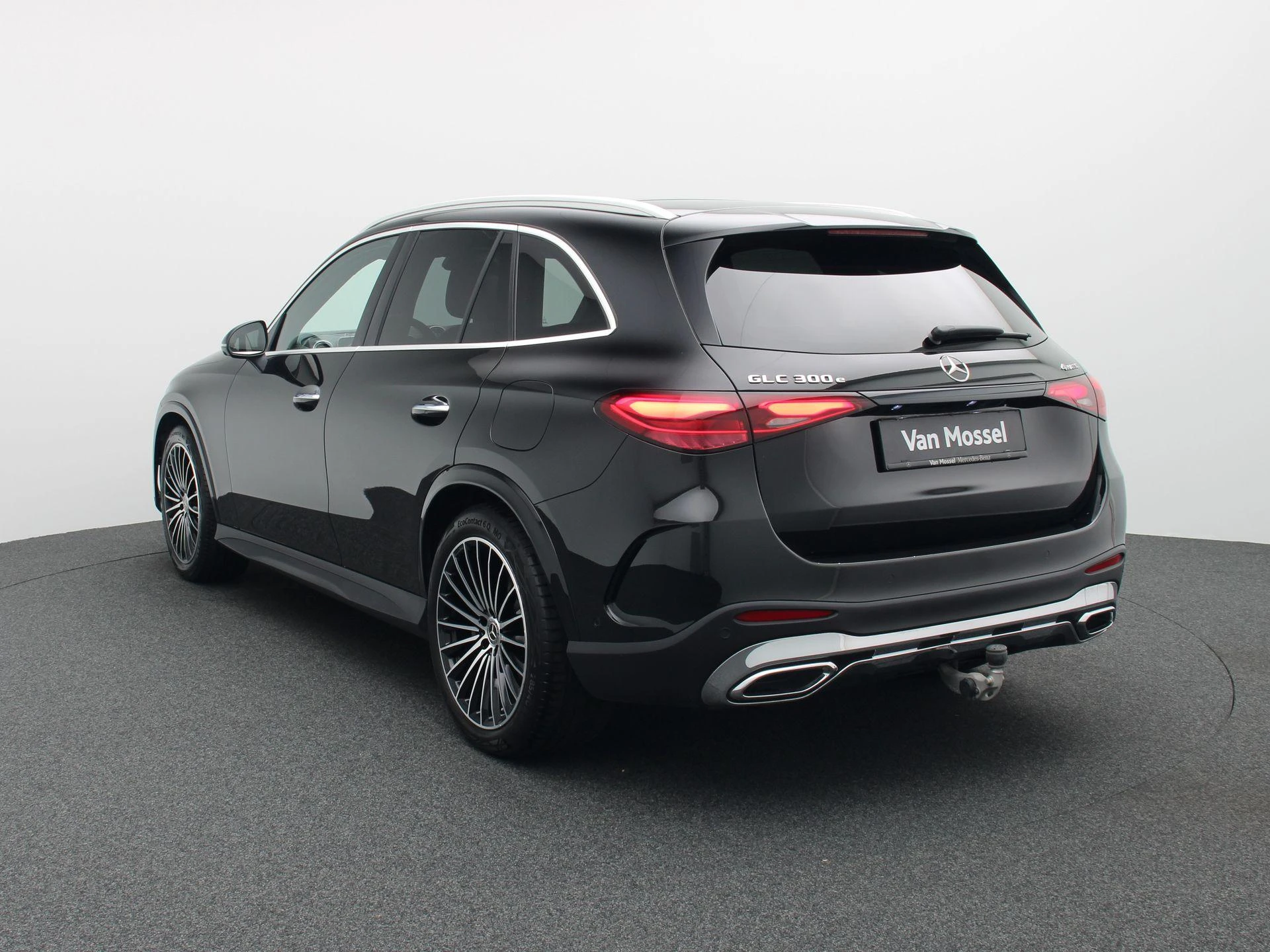 Mercedes-Benz-GLC-image-1