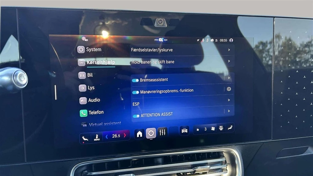 Mercedes-Benz-CLA-image-19