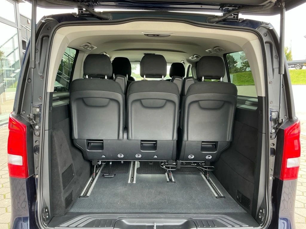 Mercedes-Benz-V-Klasse 300-image-9