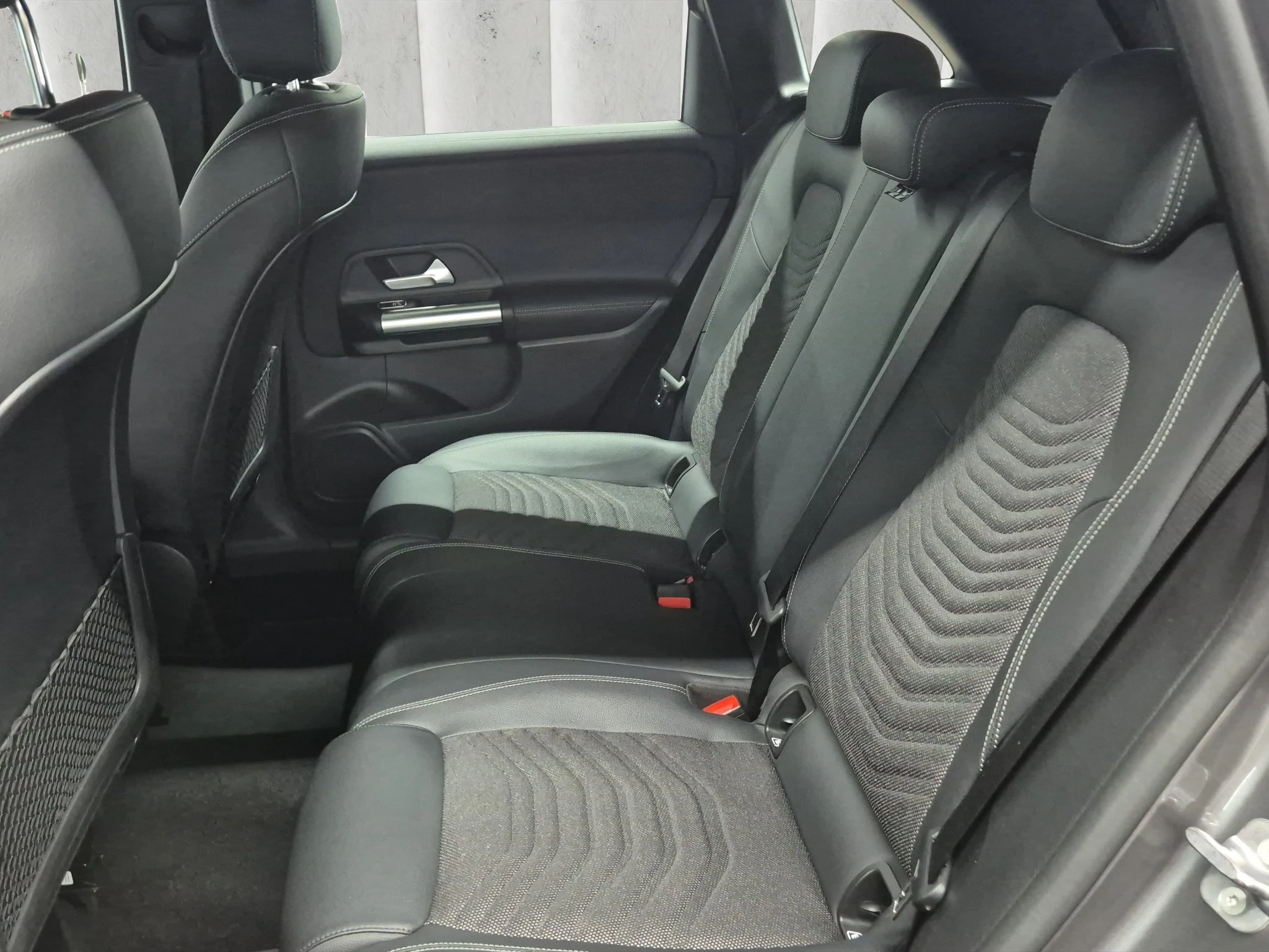 Mercedes-Benz-B-Klasse-image-10
