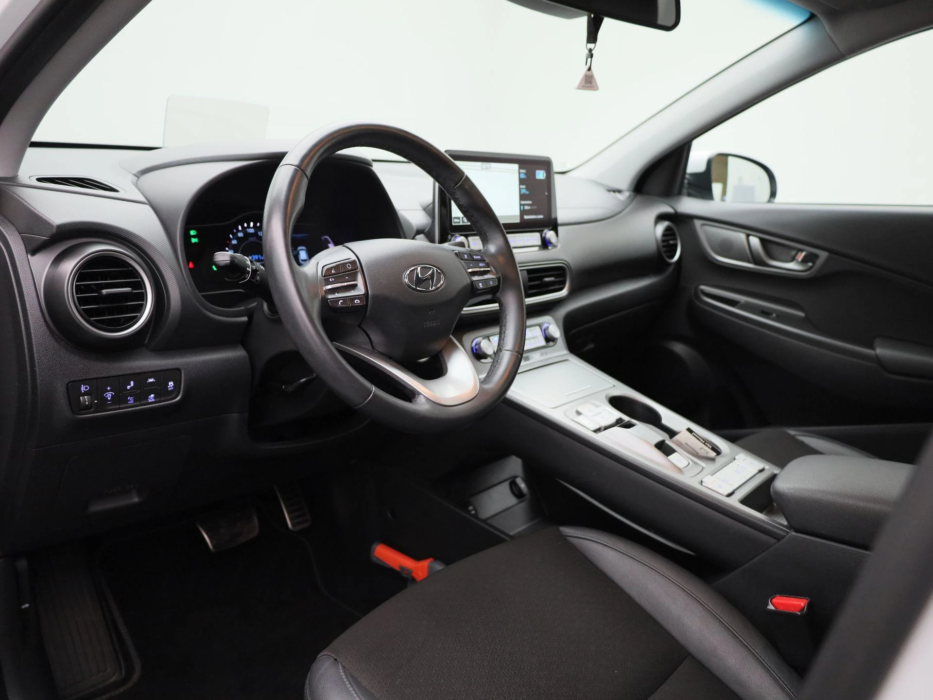 Hyundai-Kona-image-33