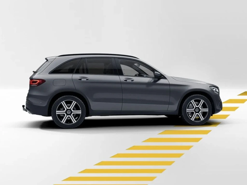 Mercedes-Benz-GLC 220 d-image-6