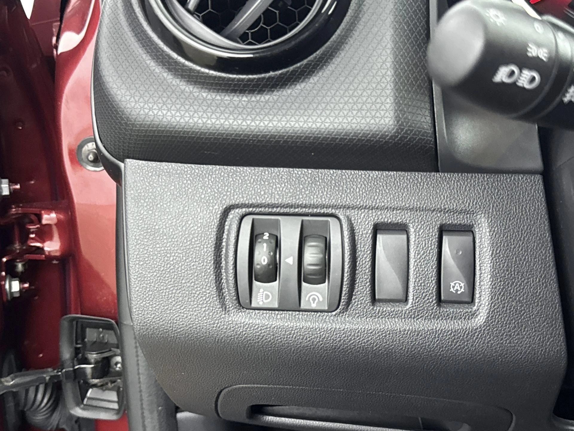 Renault-Clio-image-18