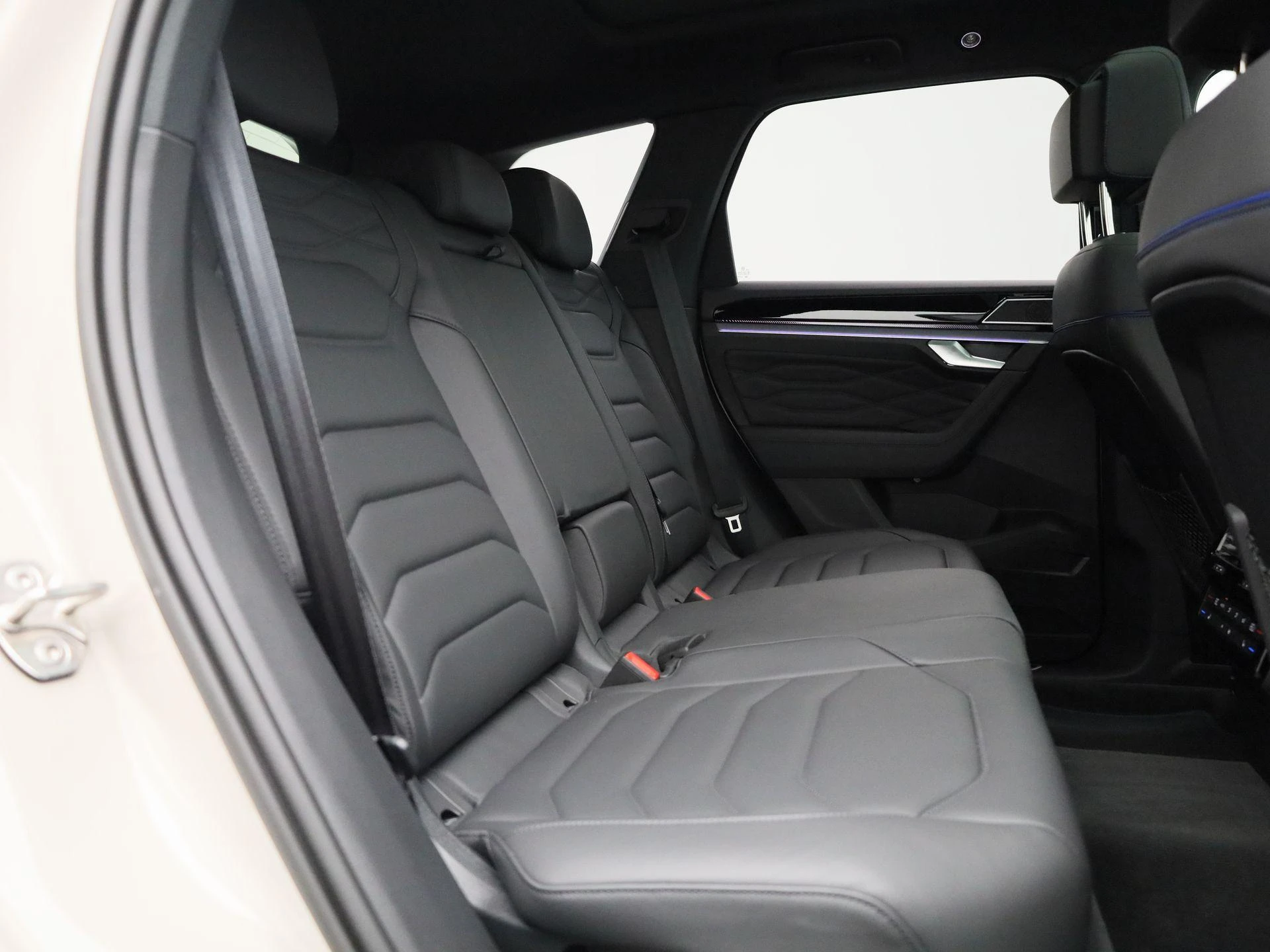 Volkswagen-Touareg-image-51