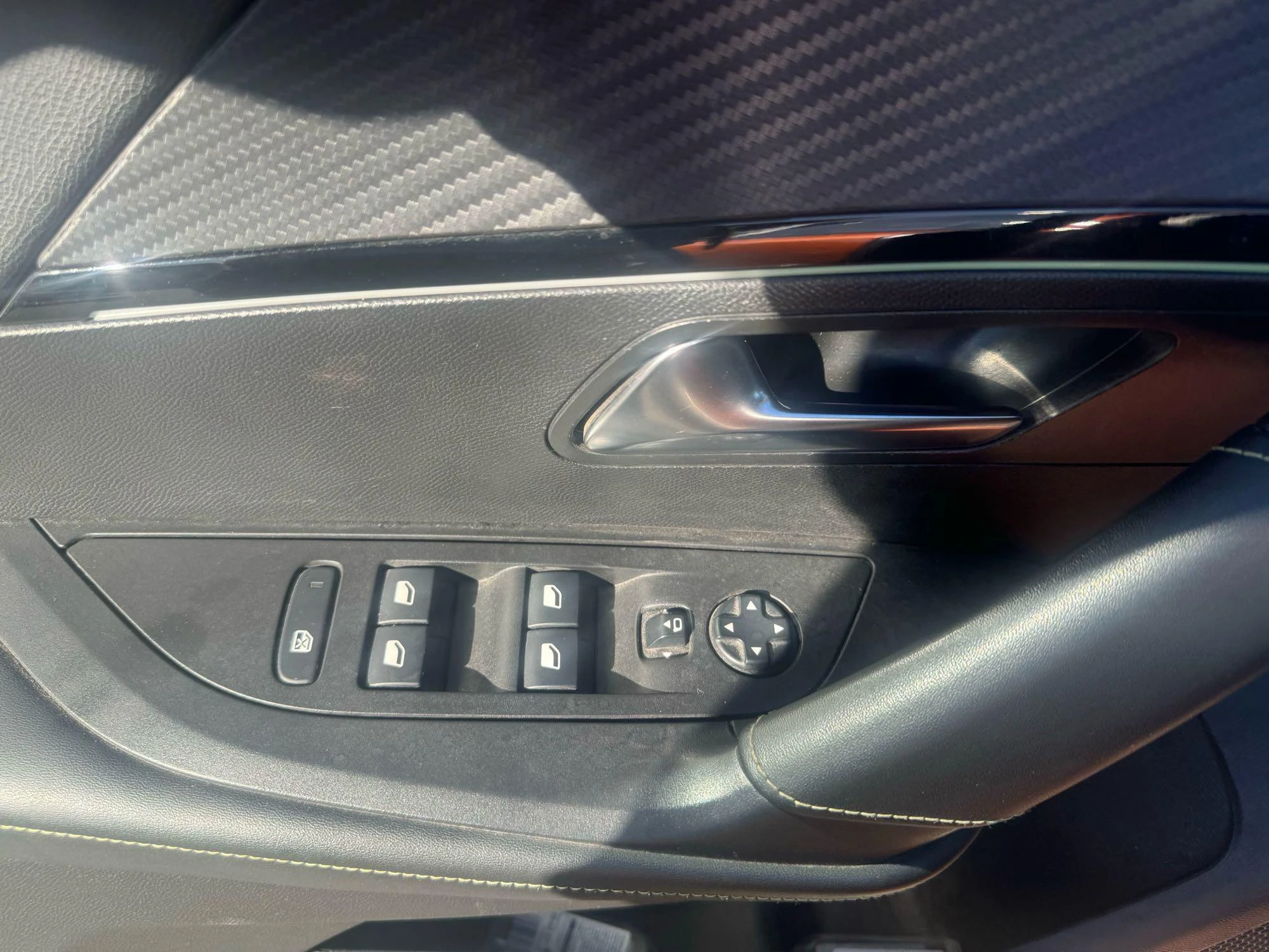 Peugeot-e-2008-image-20