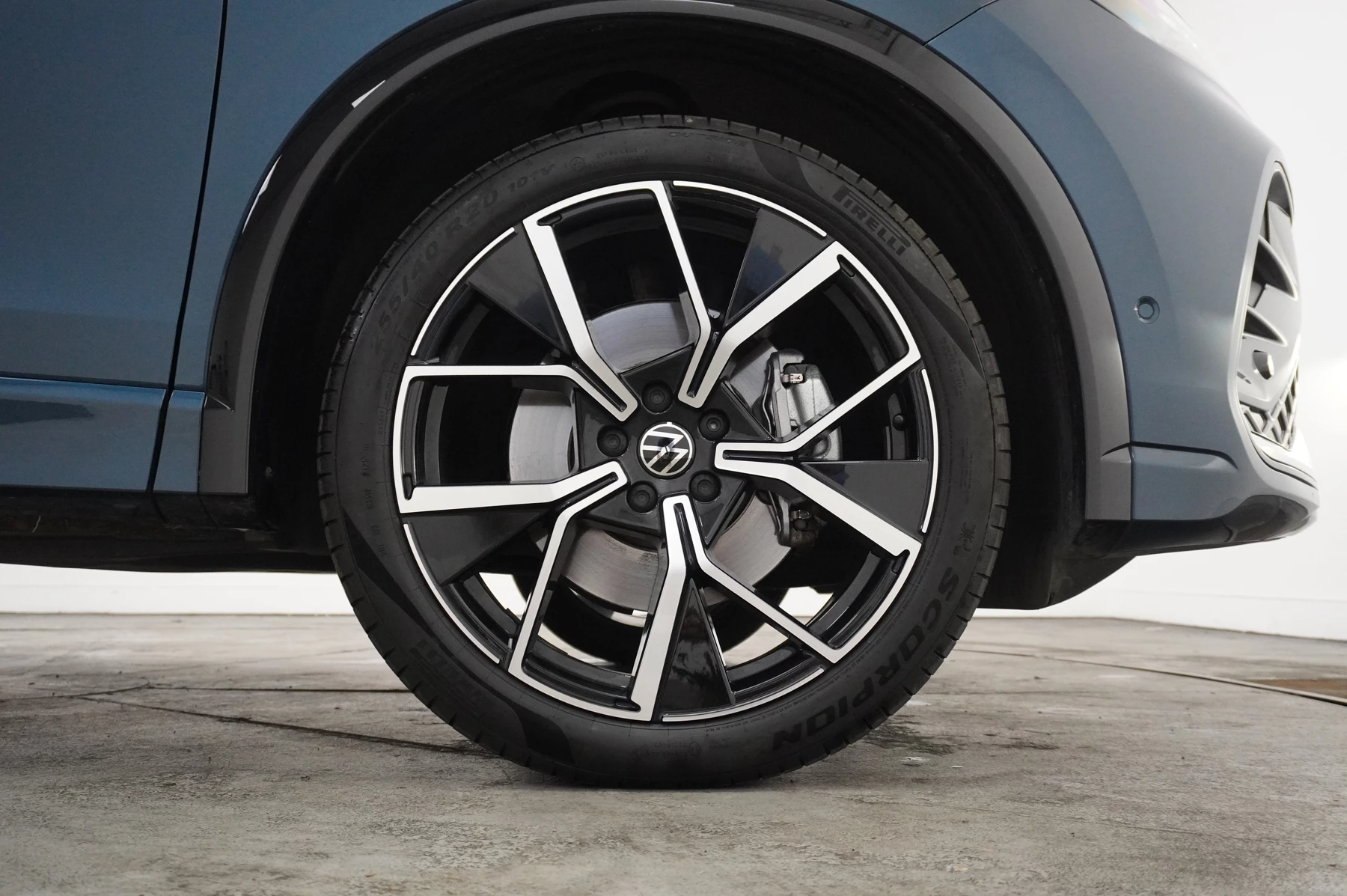 Volkswagen-Tiguan-image-27