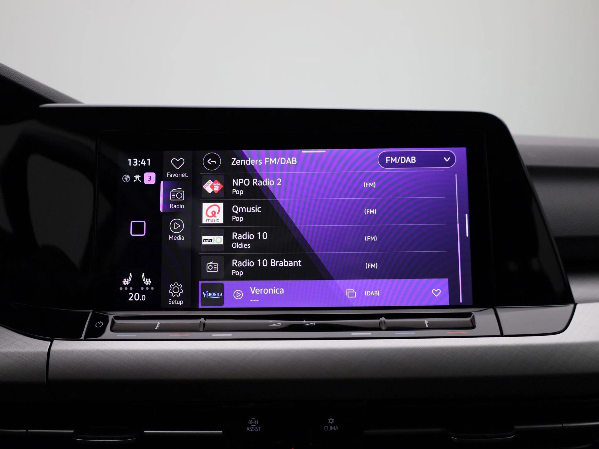 Volkswagen-Golf-image-16