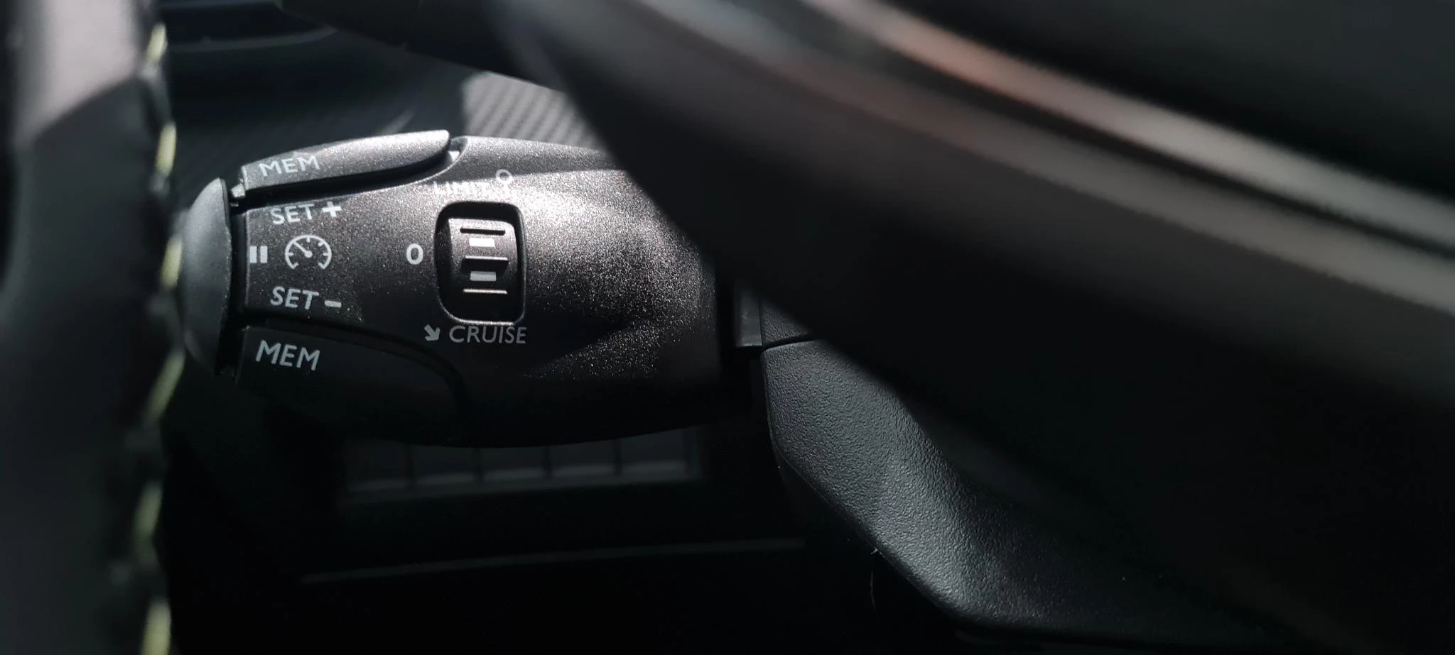 Peugeot 208 Hybrid 100 e-DCS6 GT