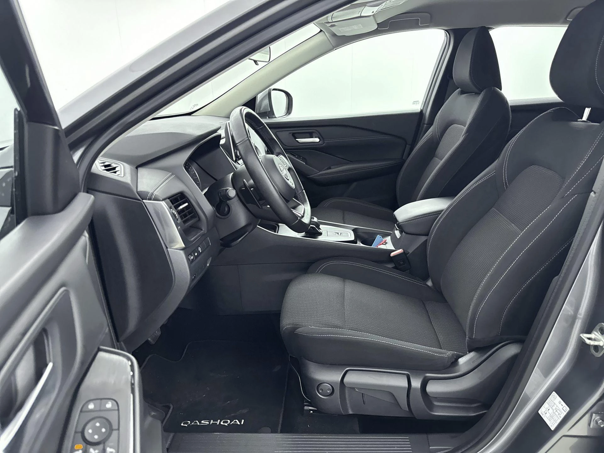 Nissan-QASHQAI-image-5