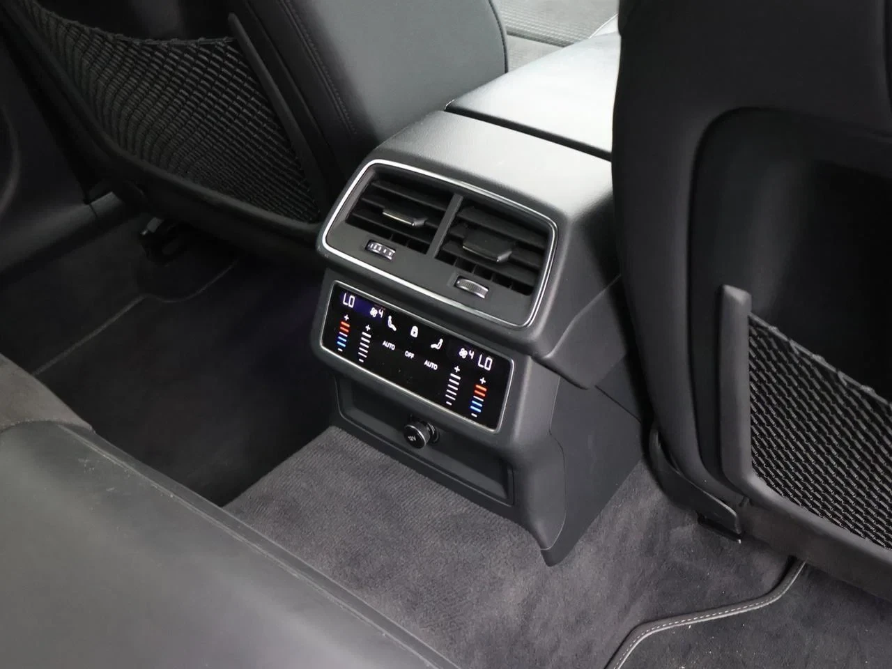 Audi A6 Avant PHEV Audi A6 Avant Competition 55 TFSI e quattro 270(367) kW(pk) S tronic