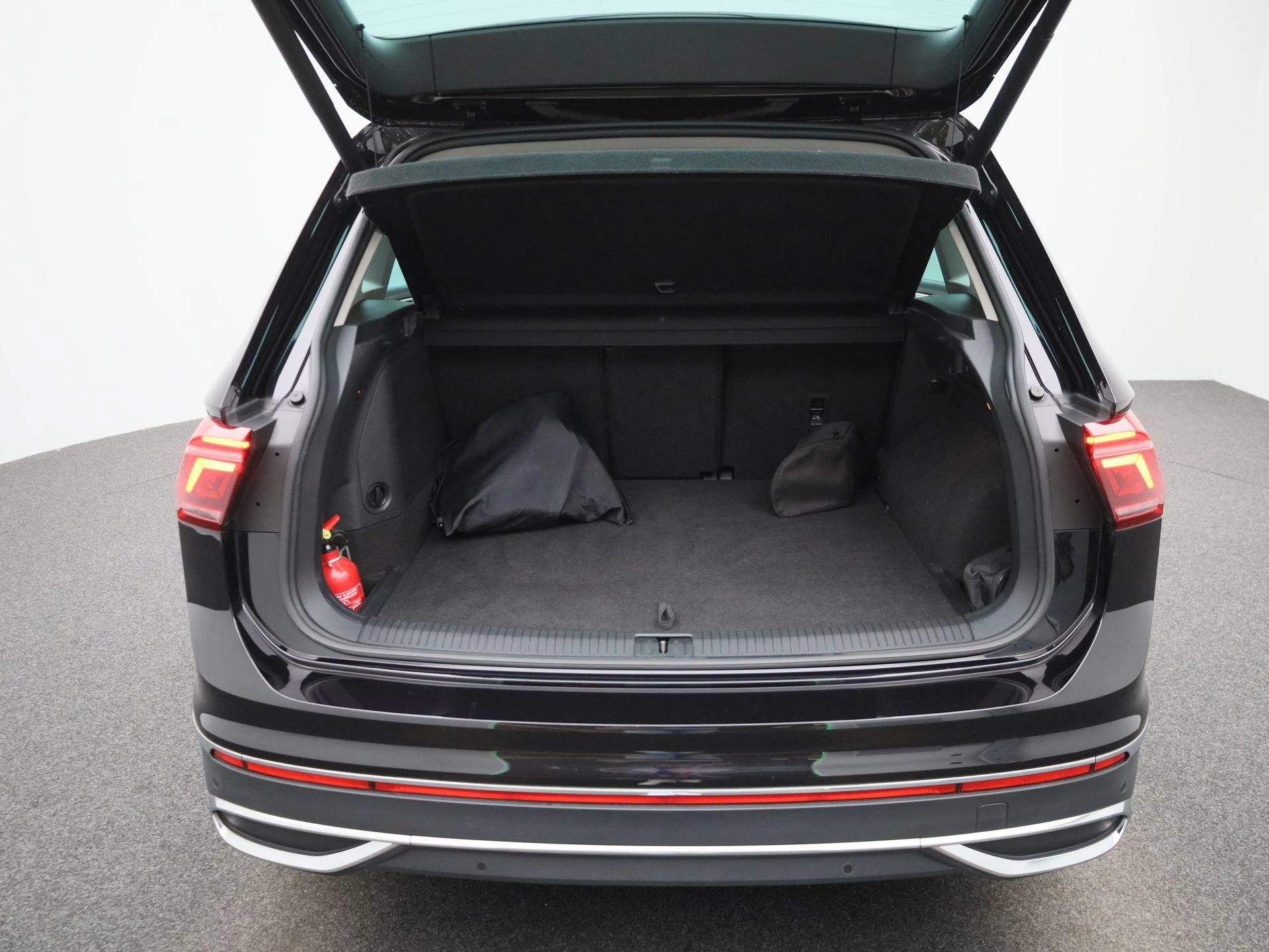 Volkswagen-Tiguan-image-11