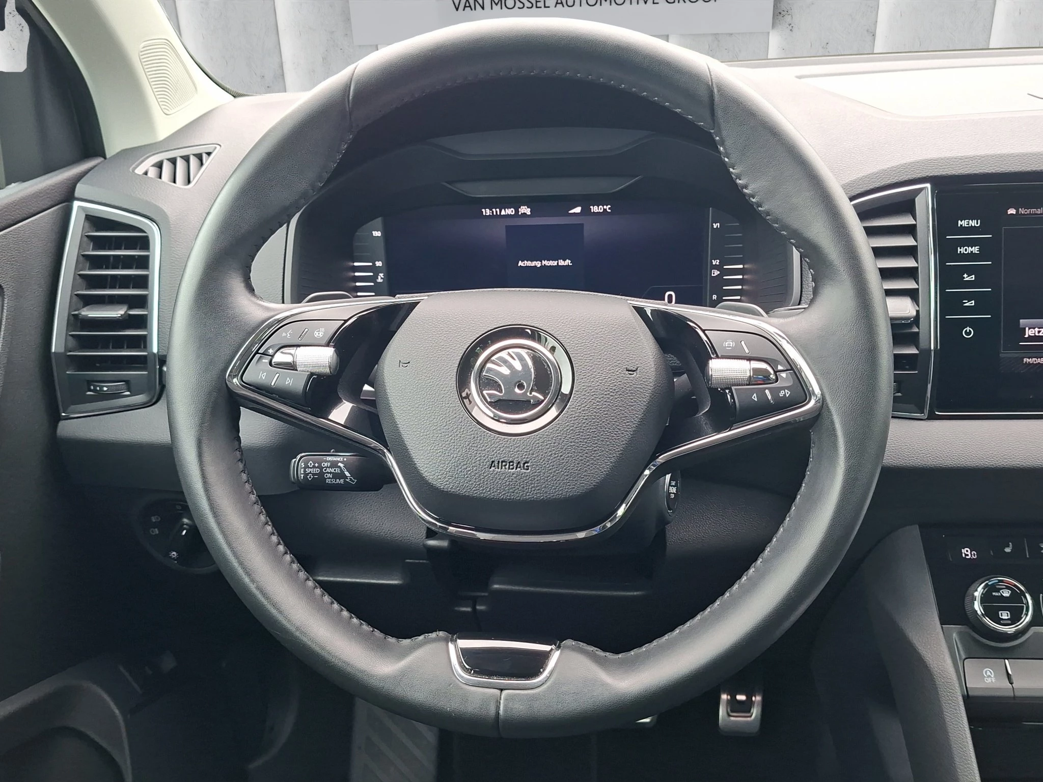 Škoda Karoq Tour 1.5 TSI ACT Aut. | LED | AHK | ACC | RFK | SHZ | LMF | Navi