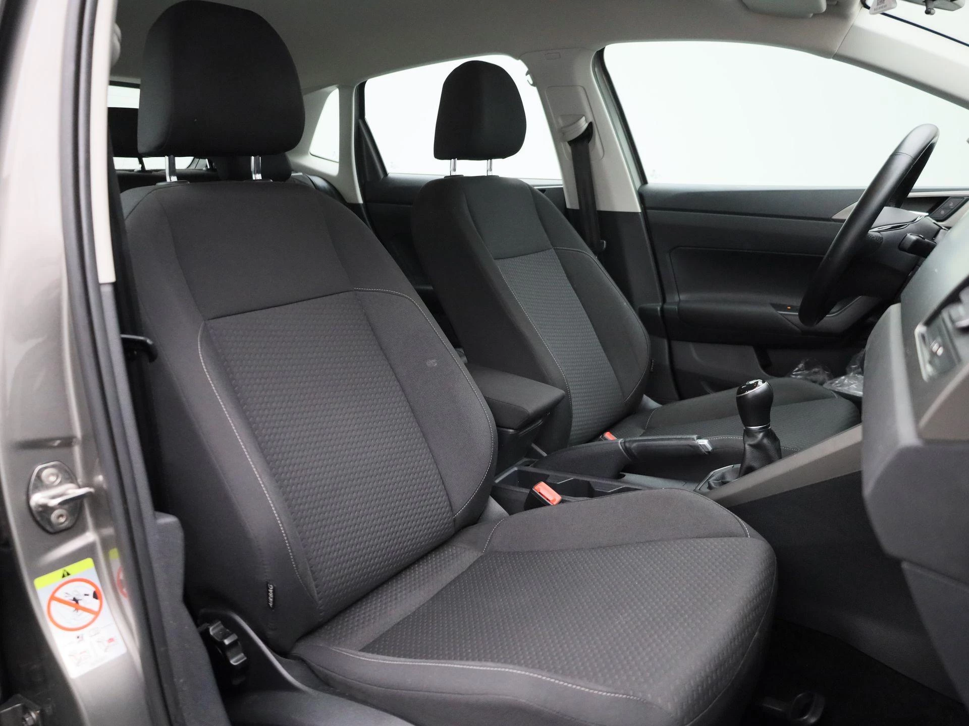 Volkswagen-Polo-image-30