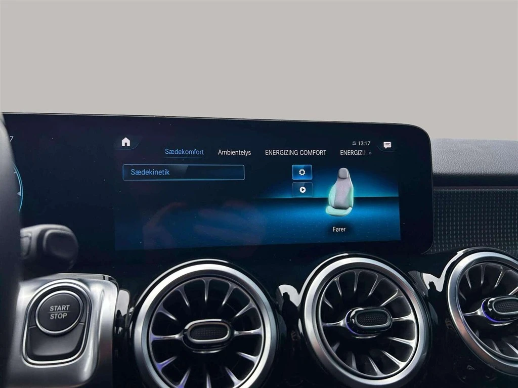 Mercedes-Benz-EQB-image-13