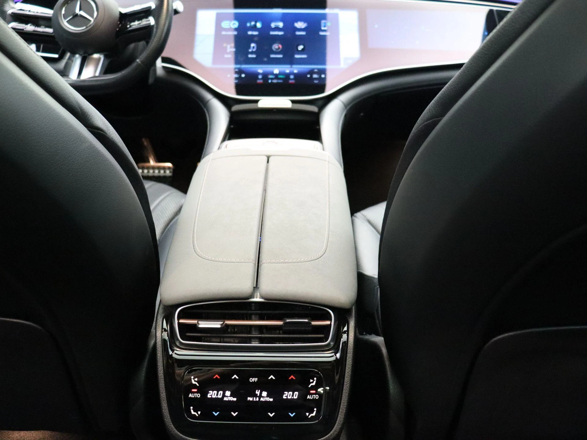 Mercedes-Benz-EQS-image-26
