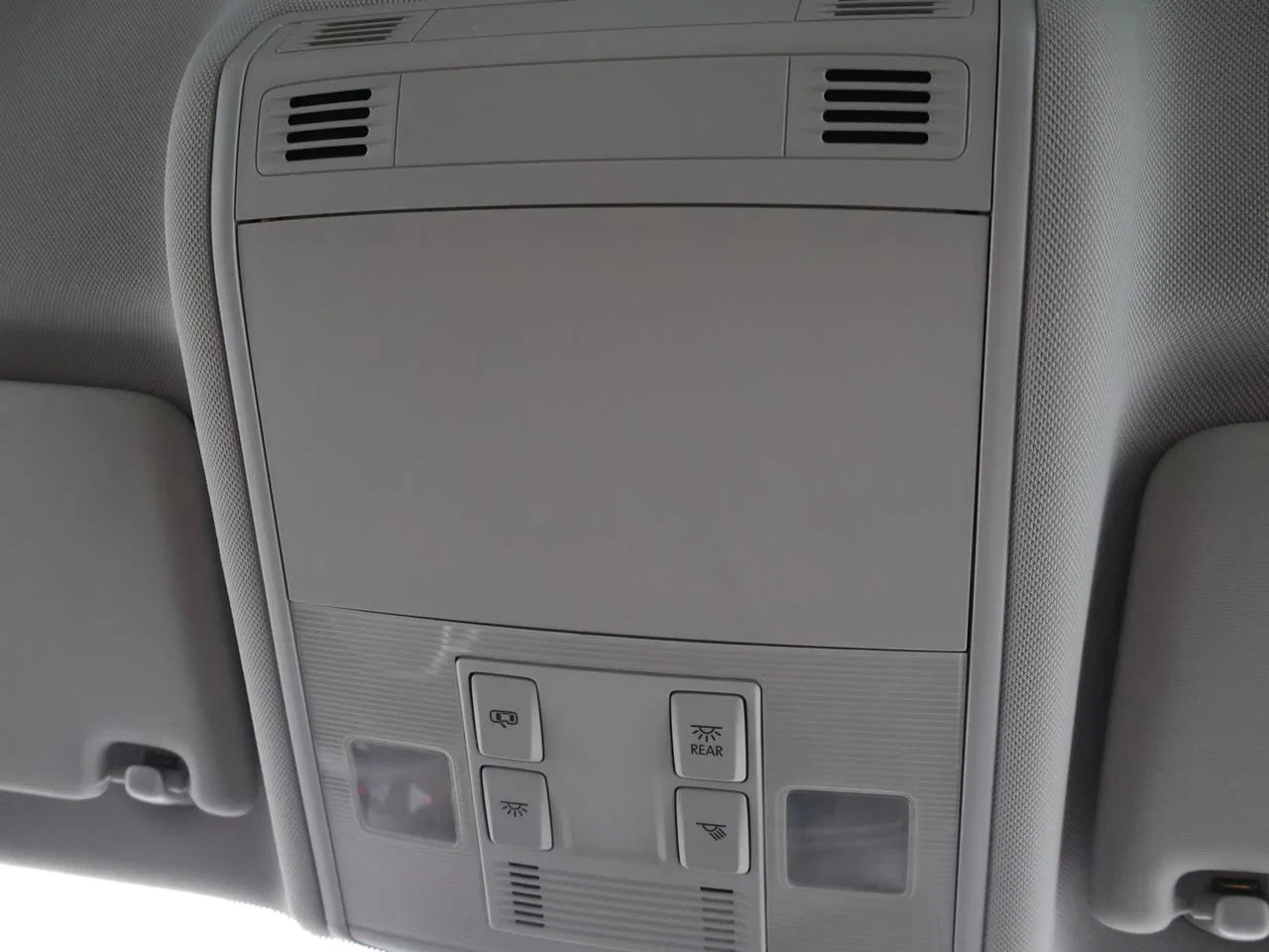Volkswagen-Golf Sportsvan-image-22