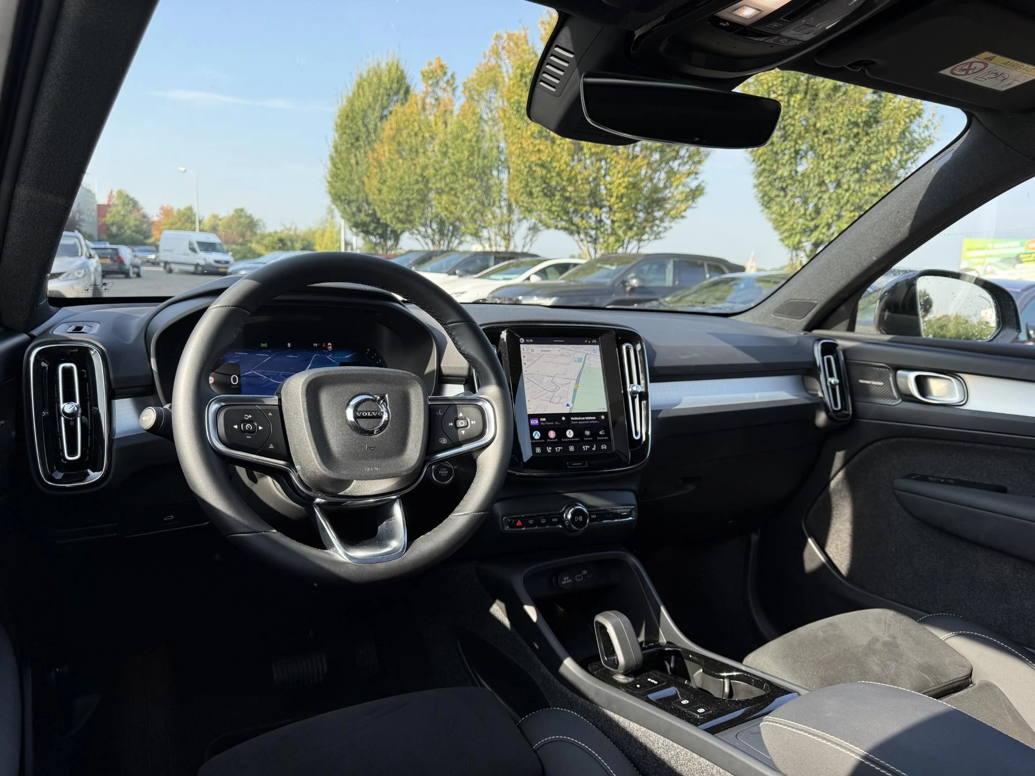 Volvo-XC40-image-1