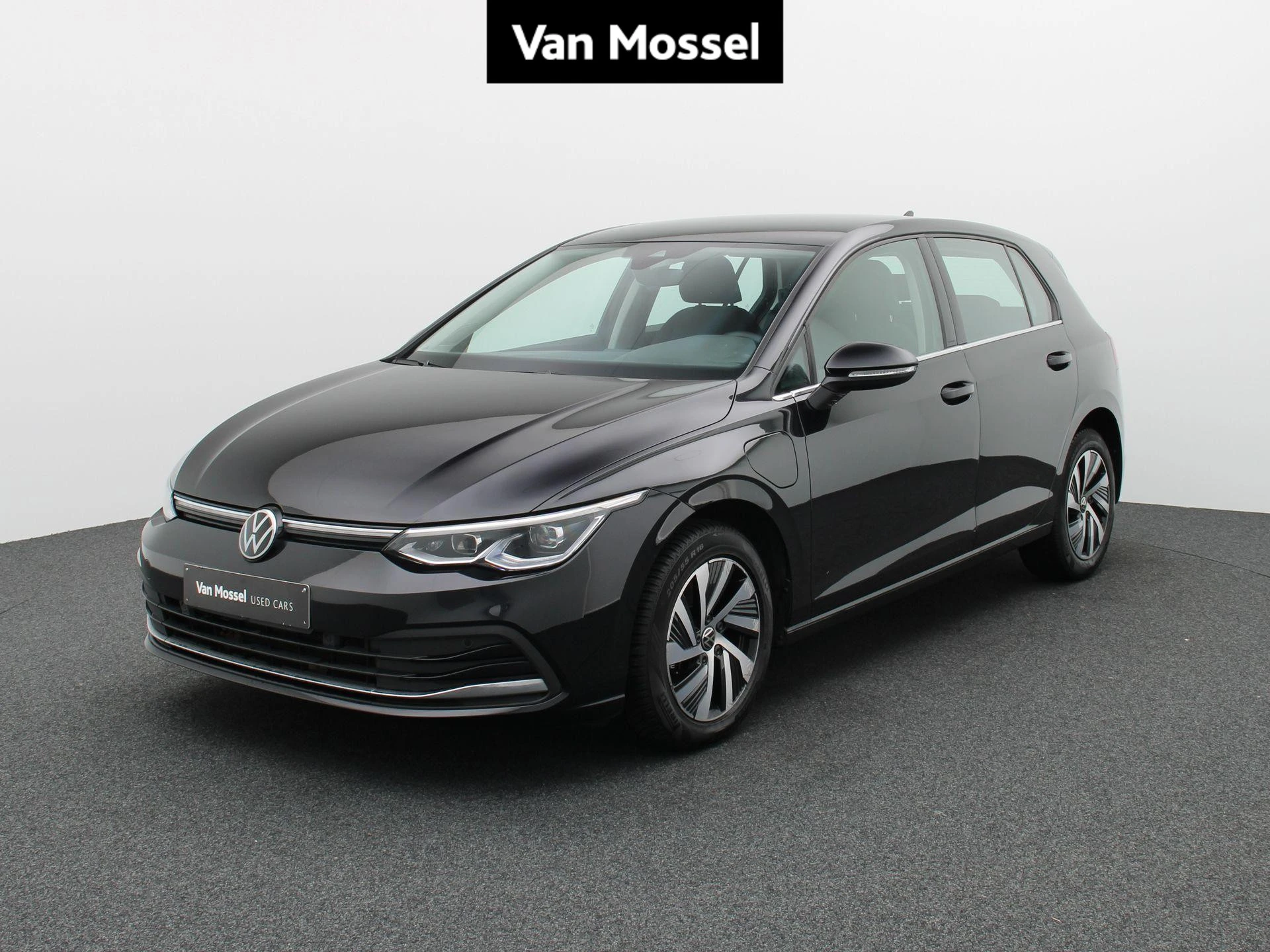 Volkswagen-Golf-image-0