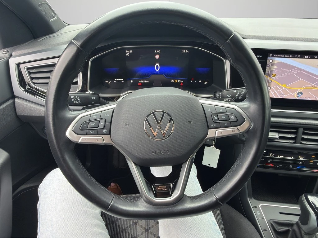 Volkswagen-Polo-image-9