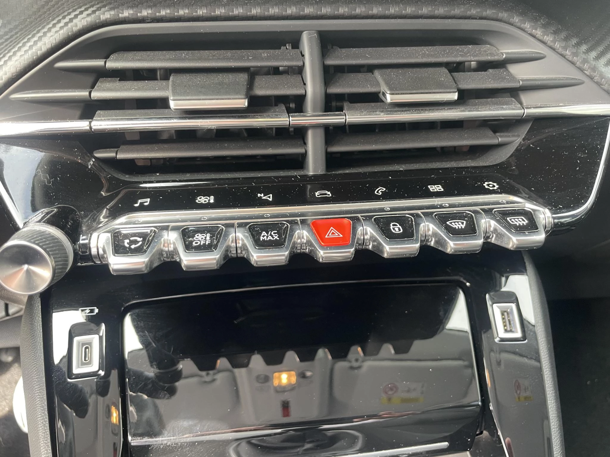 Peugeot-208-image-17