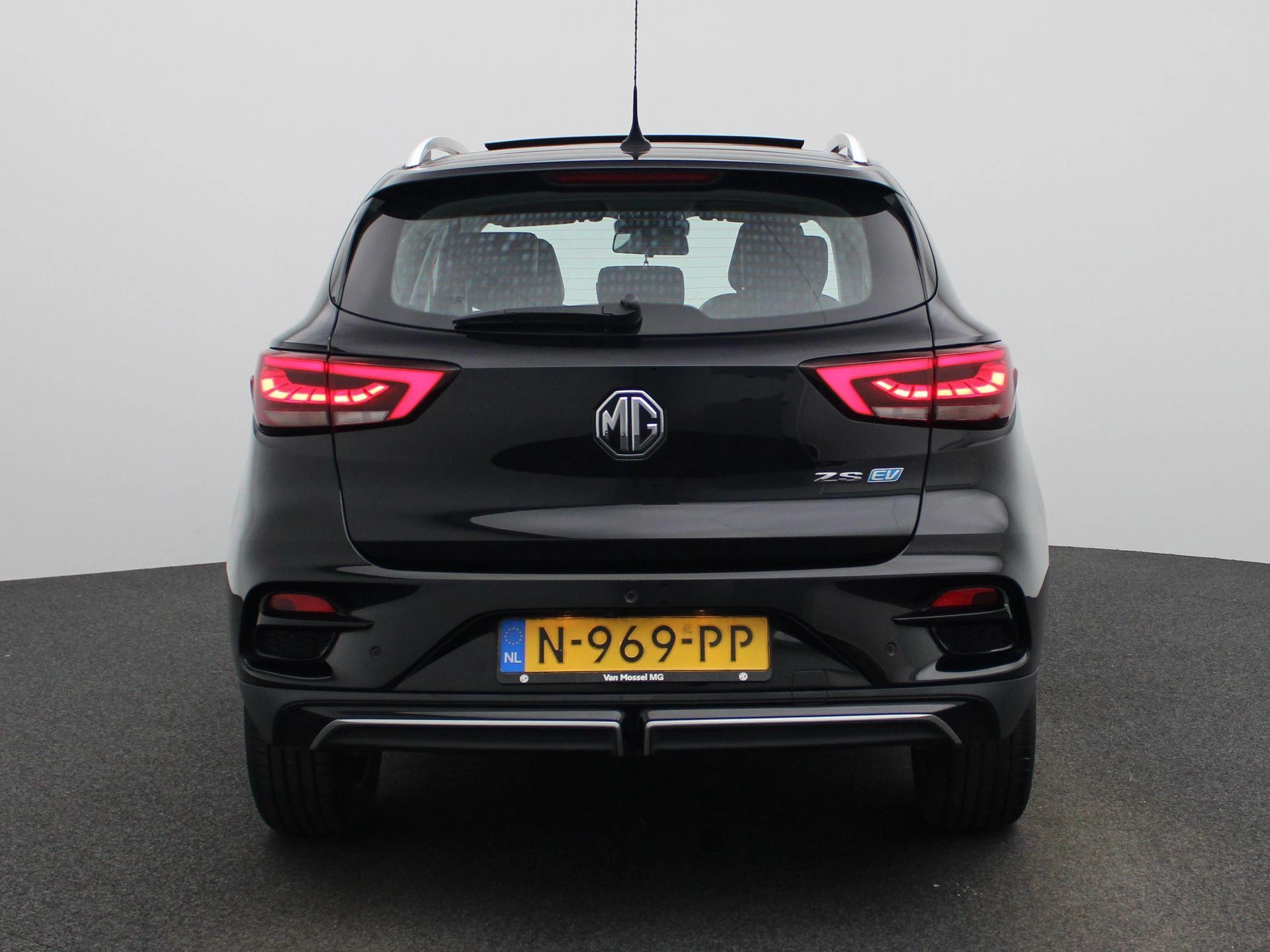 MG-ZS EV-image-5